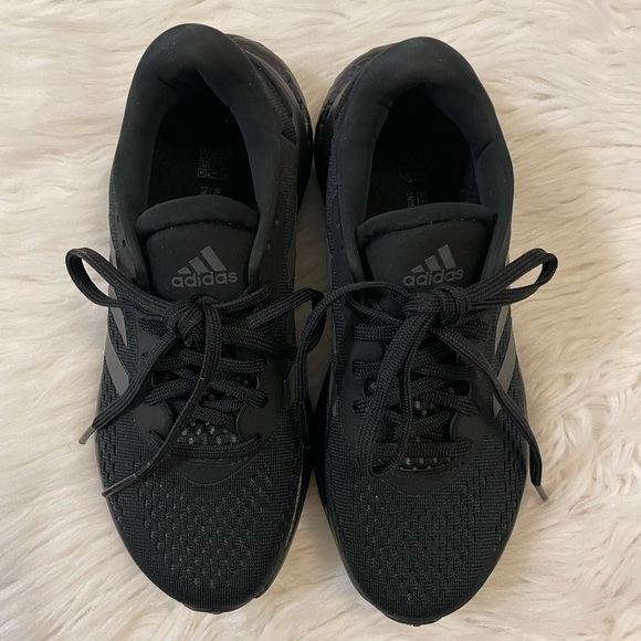 Adidas running shoes - Picture 6 of 8